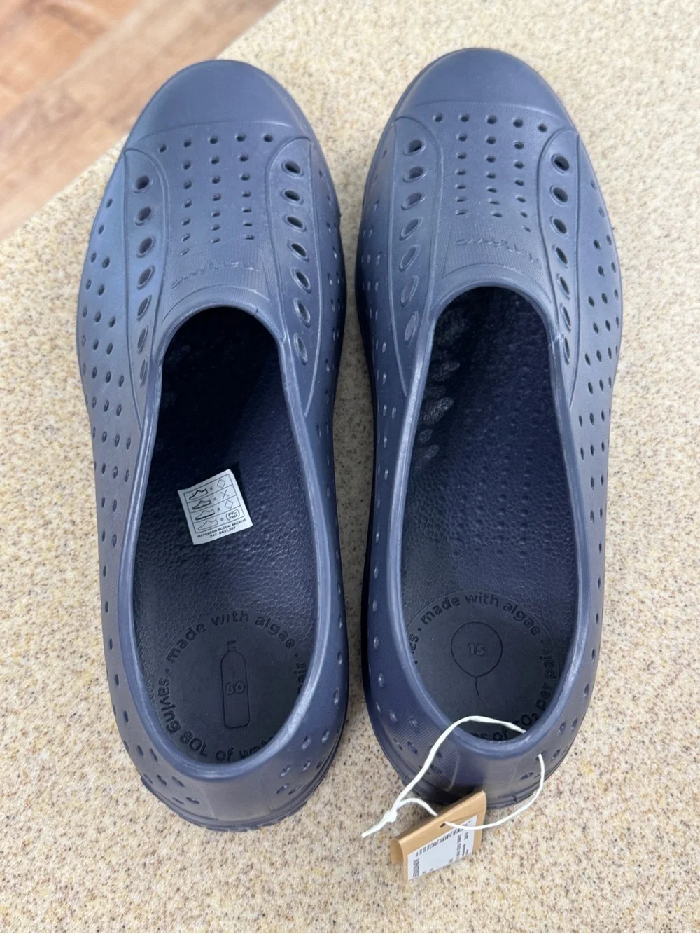Native Jefferson Bloom Archive Onyx Men’s Slip On Shoes 12 NWT Waterproof